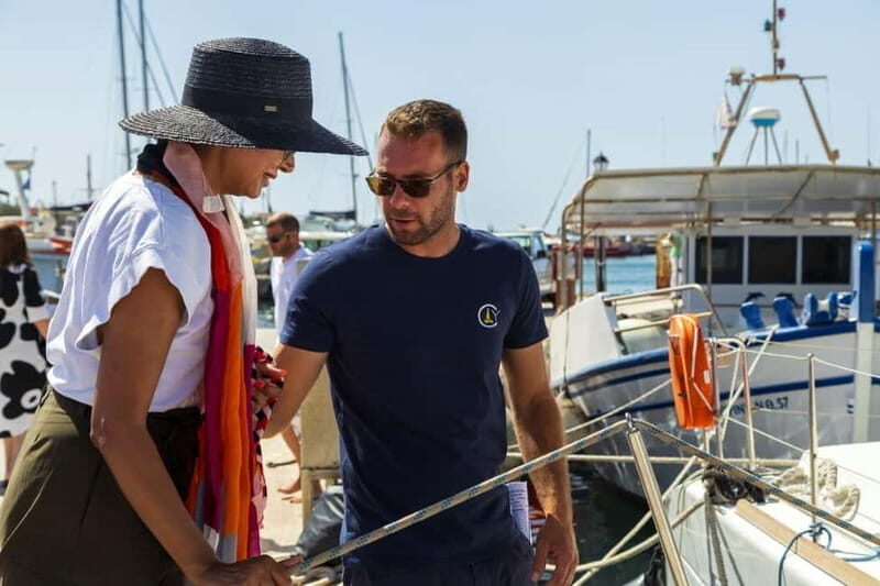 Santorini: Catamaran Cruise with Fresh Meal & Open Bar - Practical Considerations: Who Is This Tour Best For?