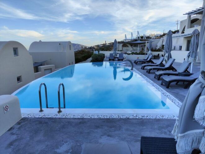 Santorini: Couples Massage & Day Pool, Jacuzzi, Gym Access - Booking Information