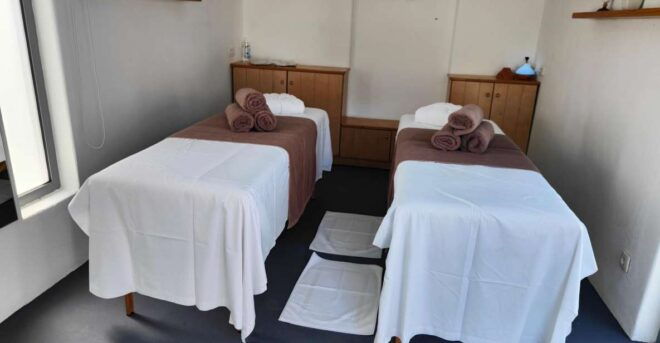Santorini: Couples' Massage With Dinner & Day Access to Pool - Activity Details