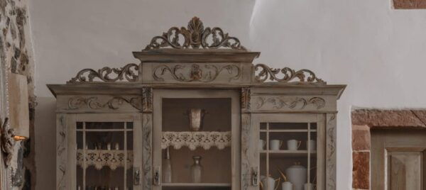 Santorini: Create & Exhibit Your Art at Santa Croce Villa - Customization Options for Artists