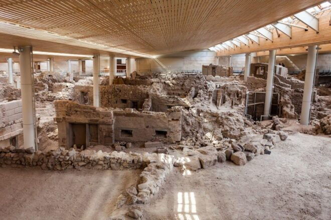 Santorini Cultural Villages and Akrotiri Ruins Private Tour - Discovering Emporio