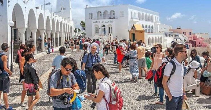 Santorini: Fira Town Walking Tour With Wine Tasting - Experience Highlights