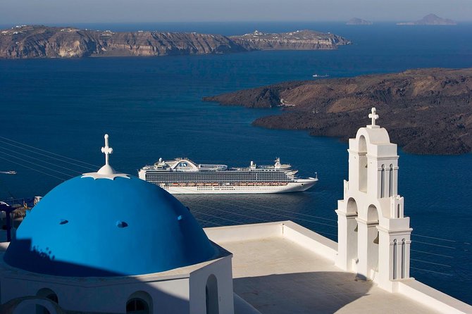 Santorini Firostefani & Oia Blue Domes: 4-hour Private Tour - Capturing the Beautiful Santorini Scenery