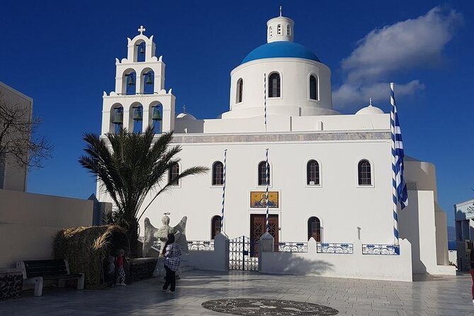 Santorini First-Time Guests Private Tour Sightseeing, Excavetions & Wine Testing - Excavations and Sightseeing