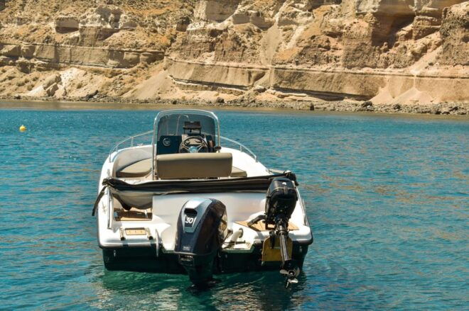 Santorini: Full-Day Licence-Free Boat Rental With 30/50hp - Safety and Equipment