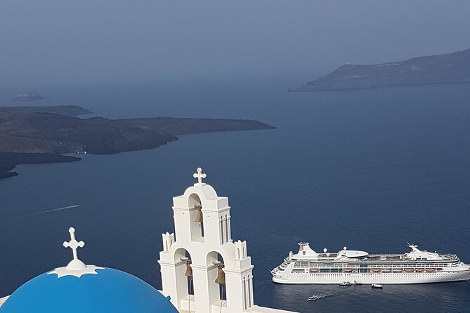 Santorini Full-Day Private Tour via Minivan - Background