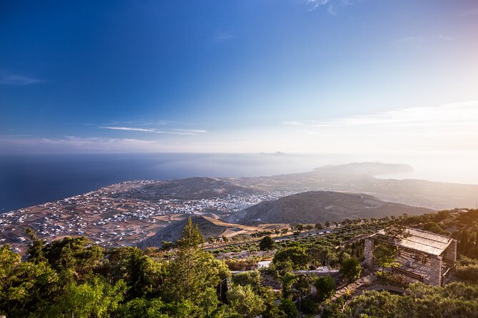 Santorini Full Day Tour From Heraklion - Enjoying a Delicious Santorinian Lunch