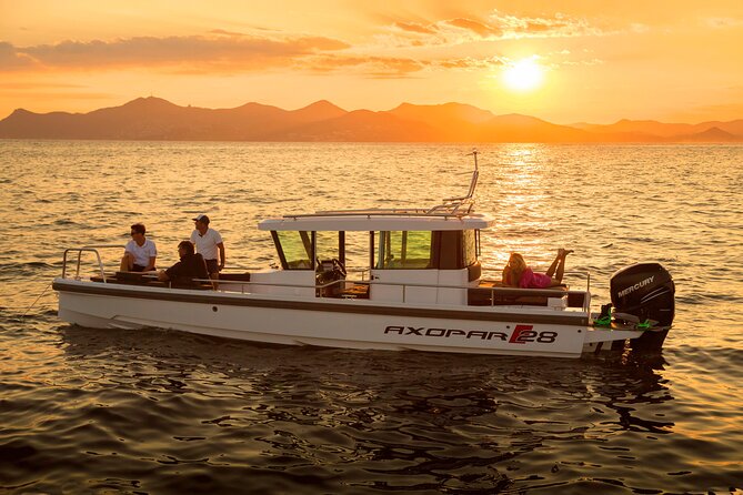 Santorini Half Day Motorcruiser Private Cruise Incl. Meal,Drinks &Free Transport - Customizable Routes