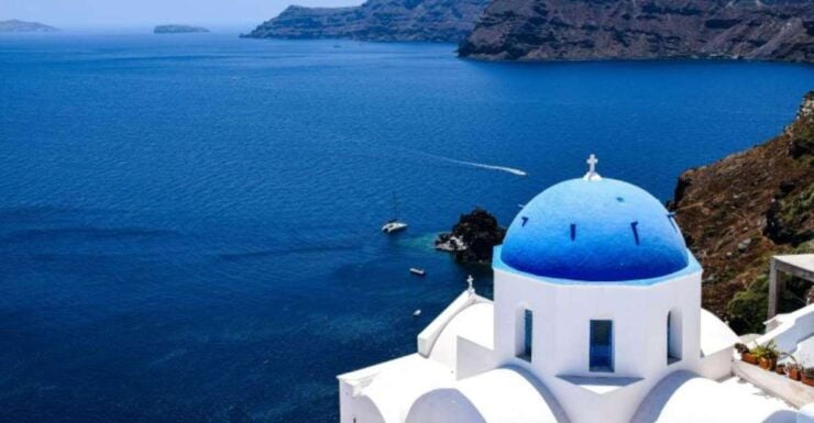 Santorini Highlights: History, Scenery, Wine - Language Options and Group Size