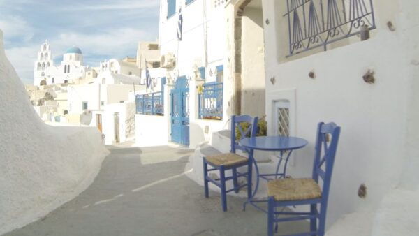 Santorini Highlights Tour With Wine Tasting - Famous Spots and Improvised Itinerary