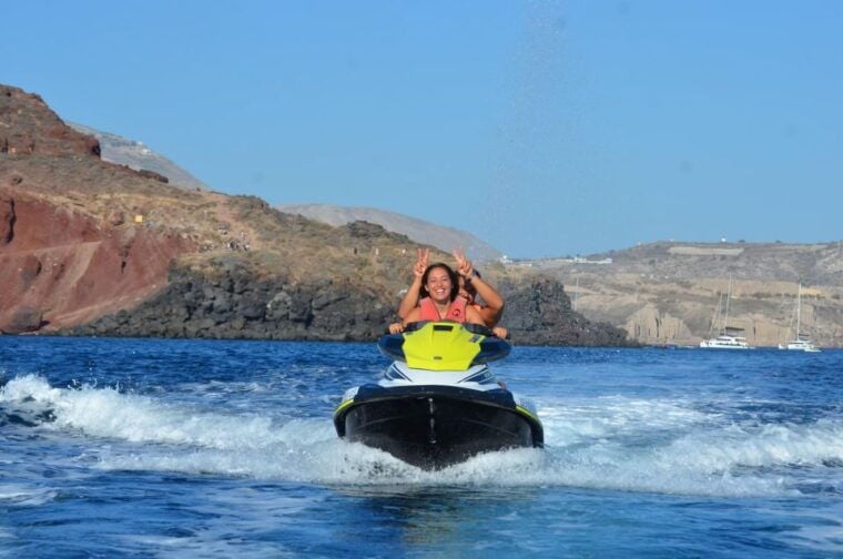 Santorini: Jet Ski Rental Perissa,Perivolos,St. George - Who Will Love This Experience?