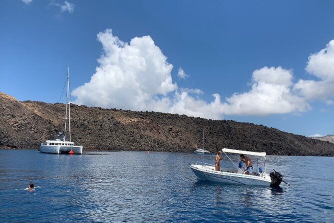 Santorini: License Free - Boat Rental "AELIA" - Snacks and Refreshments