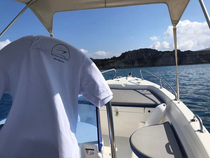 Santorini: License-Free Boat Rental with Ice, Water, & Fruit - Practical Tips & Considerations