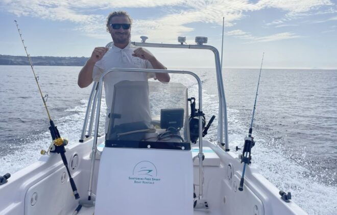 Santorini: License-Free Boat Rental With Snorkeling Gear - Important Information
