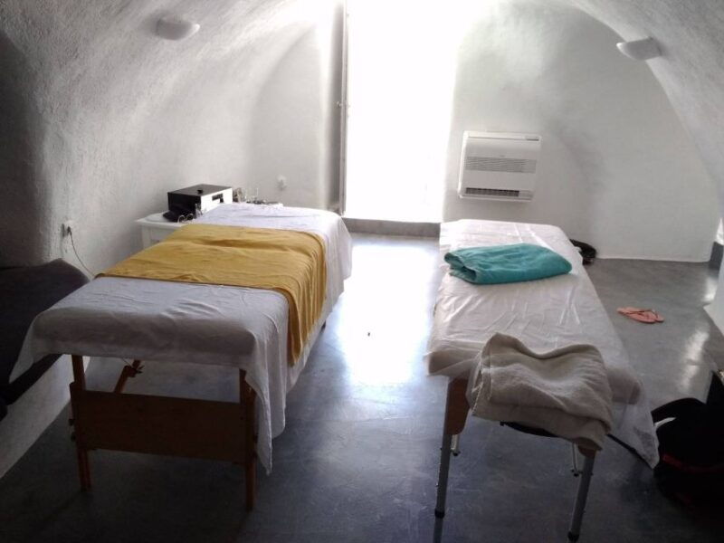 Santorini: Mobile Couples Massage at Your Private Villa - Practical Details and Considerations