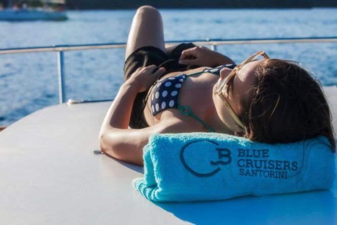 Santorini: Motor Yacht Sunset Cruise With 5-Course Dinner - Inclusions
