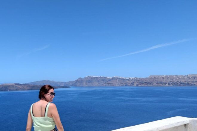 Santorini: Must-See Highlights Private Sightseeing Tour - Exploring Traditional Villages and Volcanic Beaches