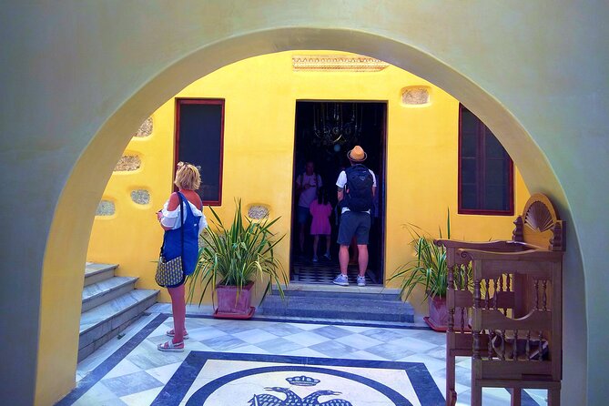 Santorini Must-See Highlights: Private Sightseeing Tour - Optional Visit to Akrotiri Archaeological Site