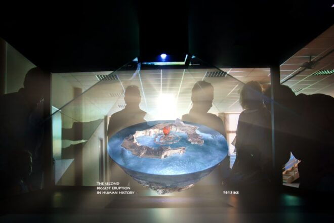 Santorini: Mythical Day Trip to Akrotiri With Volcano Cruise - Review Summary