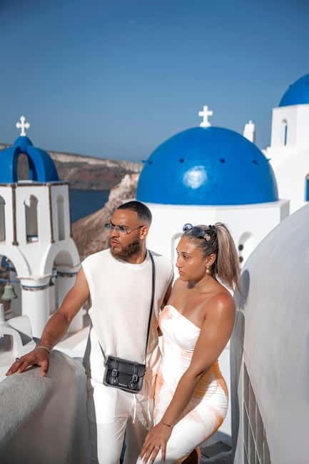 Santorini: Oia Private Couple Photoshoot with 35 Photos - Good To Know