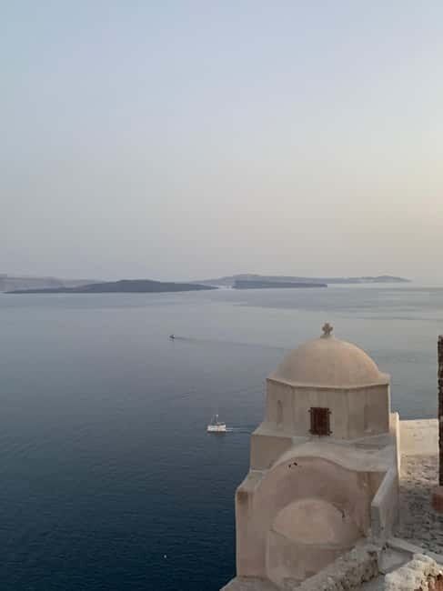 Santorini: Oia Sunrise Walking Tour with Local Guide - Who Should Consider This Tour?