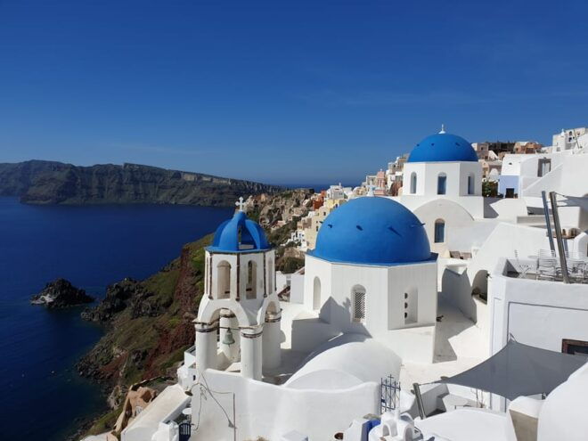 Santorini: Oia Sunset Virtual Tour From Your Home - Engaging With Your Guide