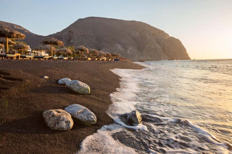 Santorini: Oia Walking Tour and Lighthouse Sunset with Wine - Personalization and Intimacy with Limited Participants