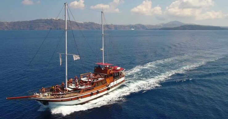 Santorini Old Port: Boat Cruise to the Volcano & Hot Springs - Detailed Itinerary and Activities