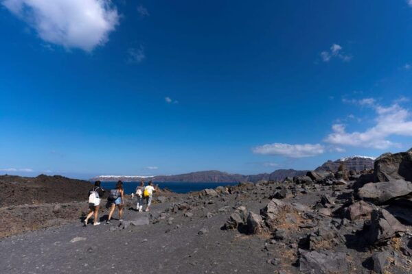 Santorini Old Port: Boat Cruise to the Volcano & Hot Springs - Tips for a Great Experience