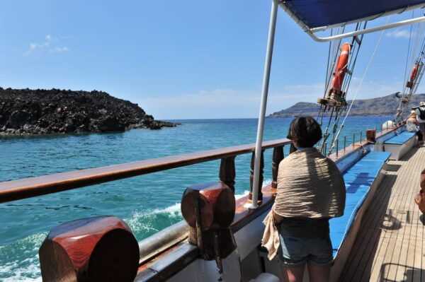 Santorini Old Port: Boat Cruise to the Volcano & Hot Springs - Frequently Asked Questions