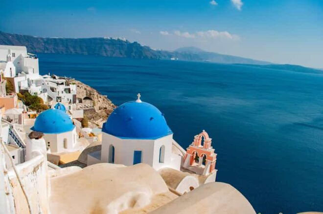 Santorini Panorama: 3-Hour Private Walking Tour - Experience With a Guide