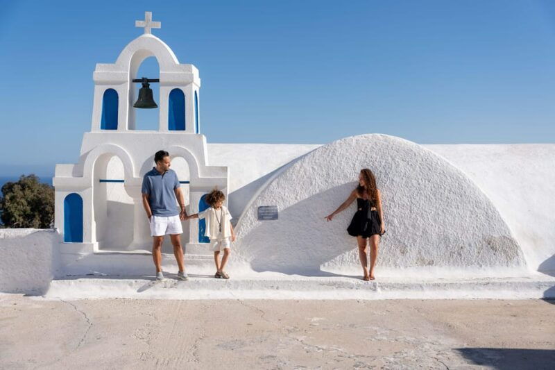 Santorini: Photo Session with a Professional Photographer - An In-Depth Look at the Experience  
