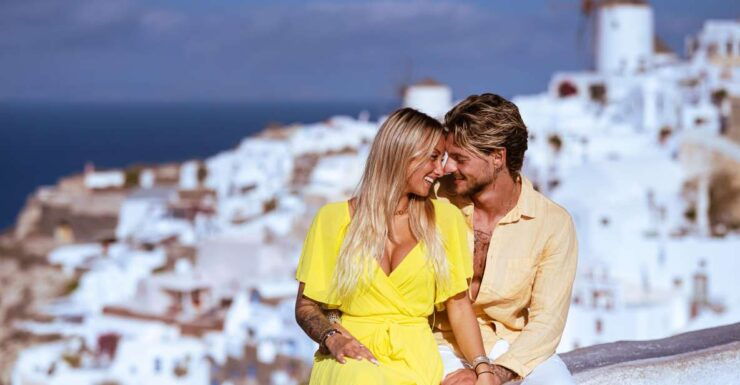 Santorini Photo Session With Professional Photographer - Good To Know