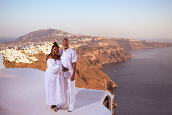 Santorini Photo Session With Professional Photographer - Description