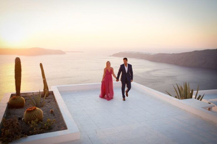 Santorini: Photo Shoot With a Private Vacation Photographer - Customized Tour Route in Santorini