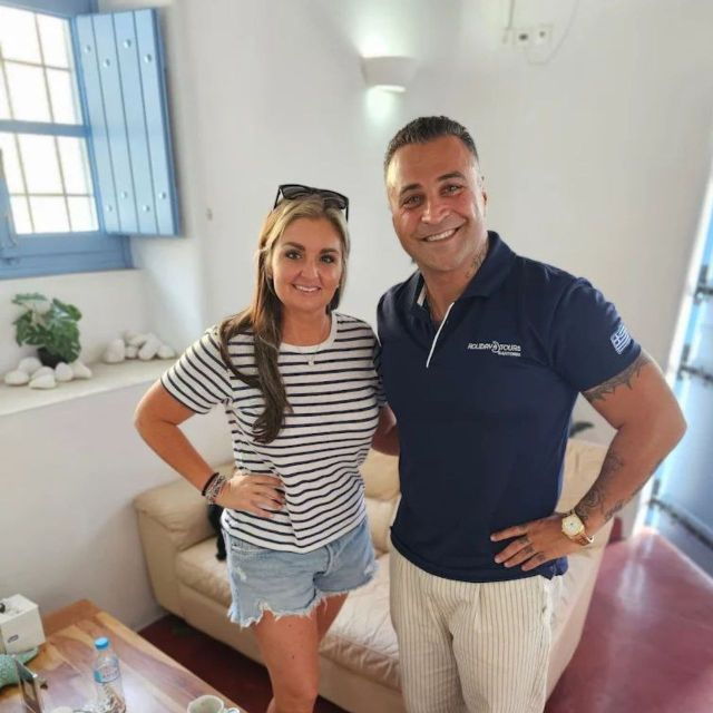 Santorini: Port VIP Lounge with Coffee & Luggage Assistance - Why Choose the Santorini Port VIP Lounge?