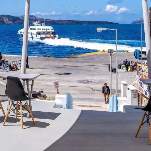 Santorini: Port VIP Lounge with Coffee & Luggage Assistance - The Sum Up