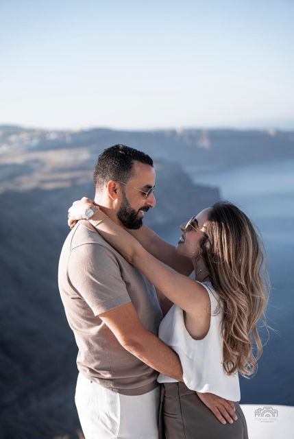 Santorini: Private 1-Hour Photoshoot in Oia or Imerovigli - Features Included
