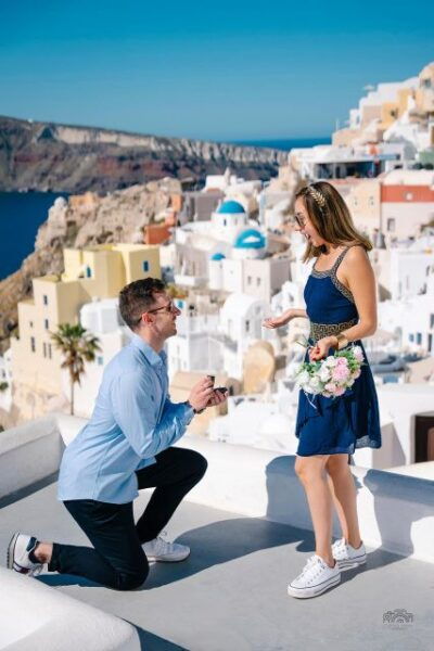 Santorini: Private 1-Hour Photoshoot in Oia or Imerovigli - Accessibility Considerations