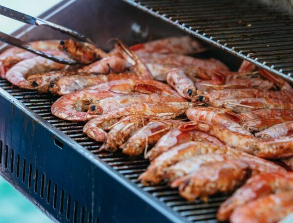 Santorini: Private Catamaran Tour With BBQ Meal and Drinks - Rave Reviews From Customers