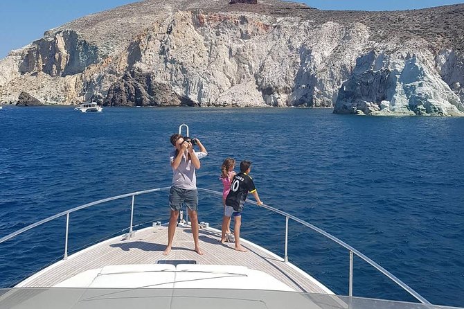 Santorini Private Cruise Motor Yacht With Food and Drinks - Cruise Along the Santorini Coastline