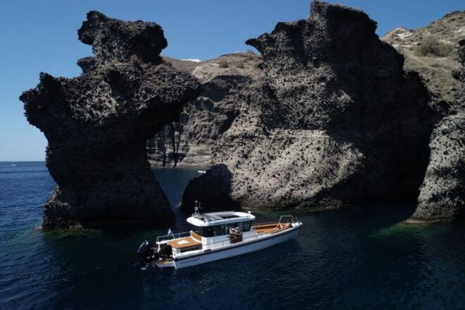 Santorini: Private Customizable Cruise With Meal & Drinks - Authentic Greek Dining Experience