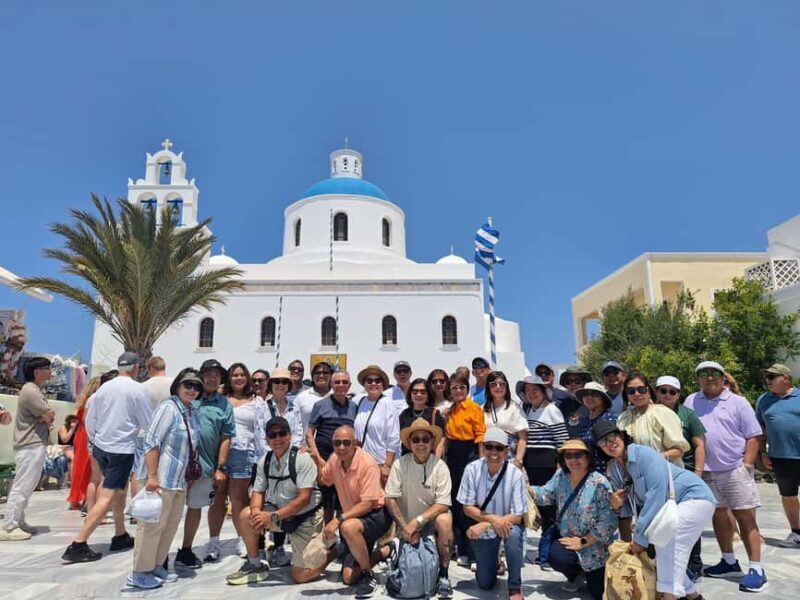 Santorini: Private Family Tour with Bilingual/Spanish Guide - Exploring the Itinerary in Detail
