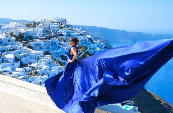 Santorini: Private Flying Dress Photoshoot in Santorini - Full Description