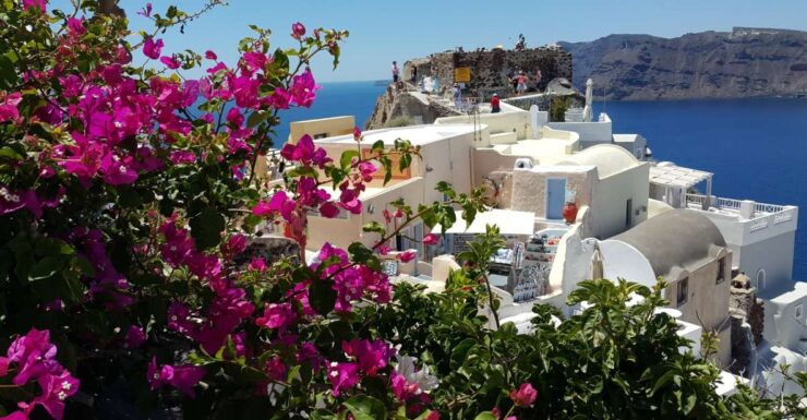 Santorini: Private Guided Tour With Wine Tasting - Explore Santorinis Scenic Villages