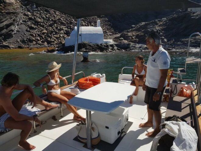 Santorini: Private Motorboat Cruise and Volcano Hike - Tour Experience