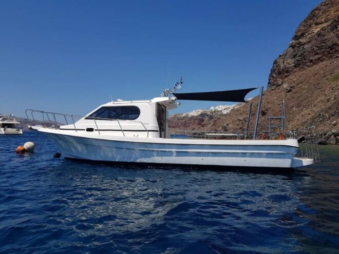 Santorini: Private Motorboat Cruise and Volcano Hike - Reviews and Identification