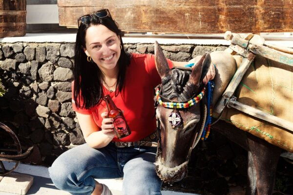 Santorini: Private Photo Tour With Food & Wine Tasting - Explore Oia