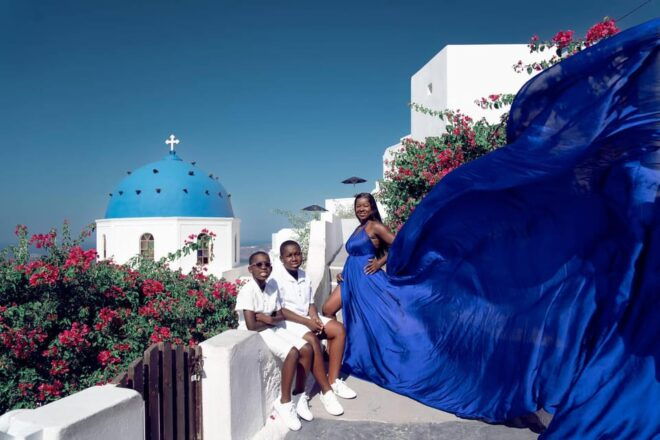 Santorini: Private Photoshoot Seprate Entrance to Blue Dome - Professional Photographer Services