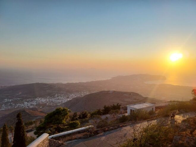 Santorini: Private Romantic Guided Tour With Sunset & Dinner - Candlelight Dinner